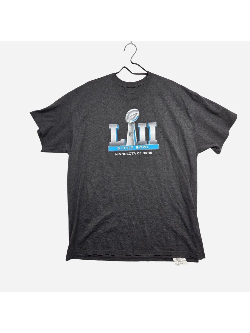 Majestic Athletic Men's Grey and Black Tshirt